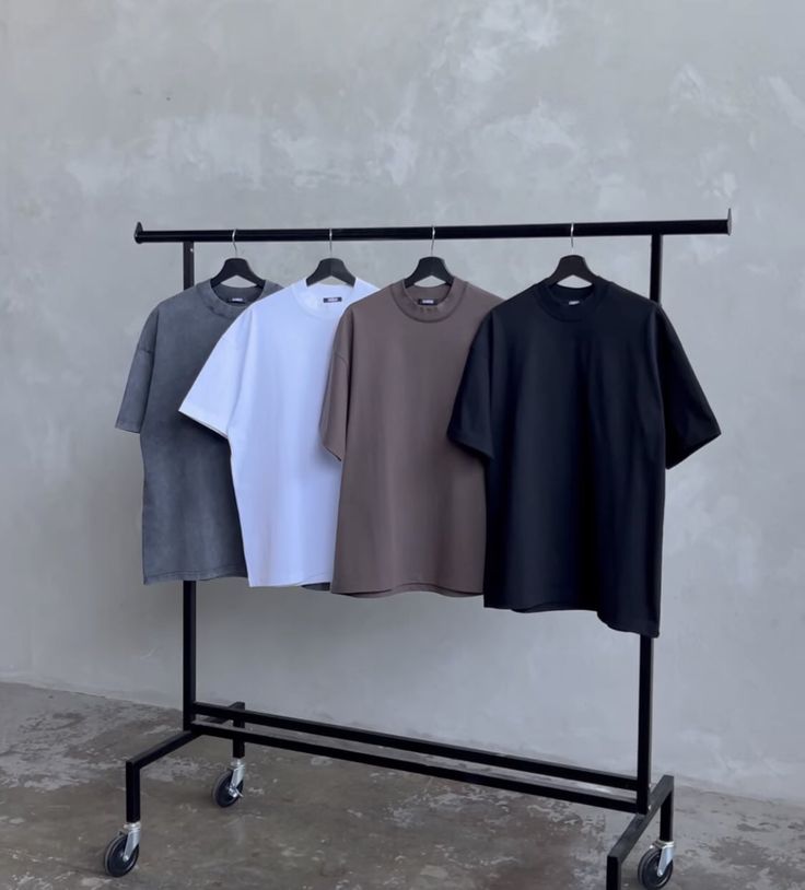 Plain T-shirts Logo design